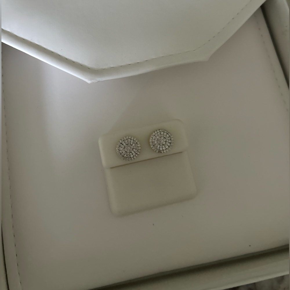Elegant Sterling Silver crystal Stud Earrings